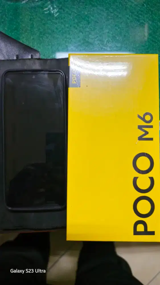 Dijual hape poco m6 warna hitam fulset mulus like new