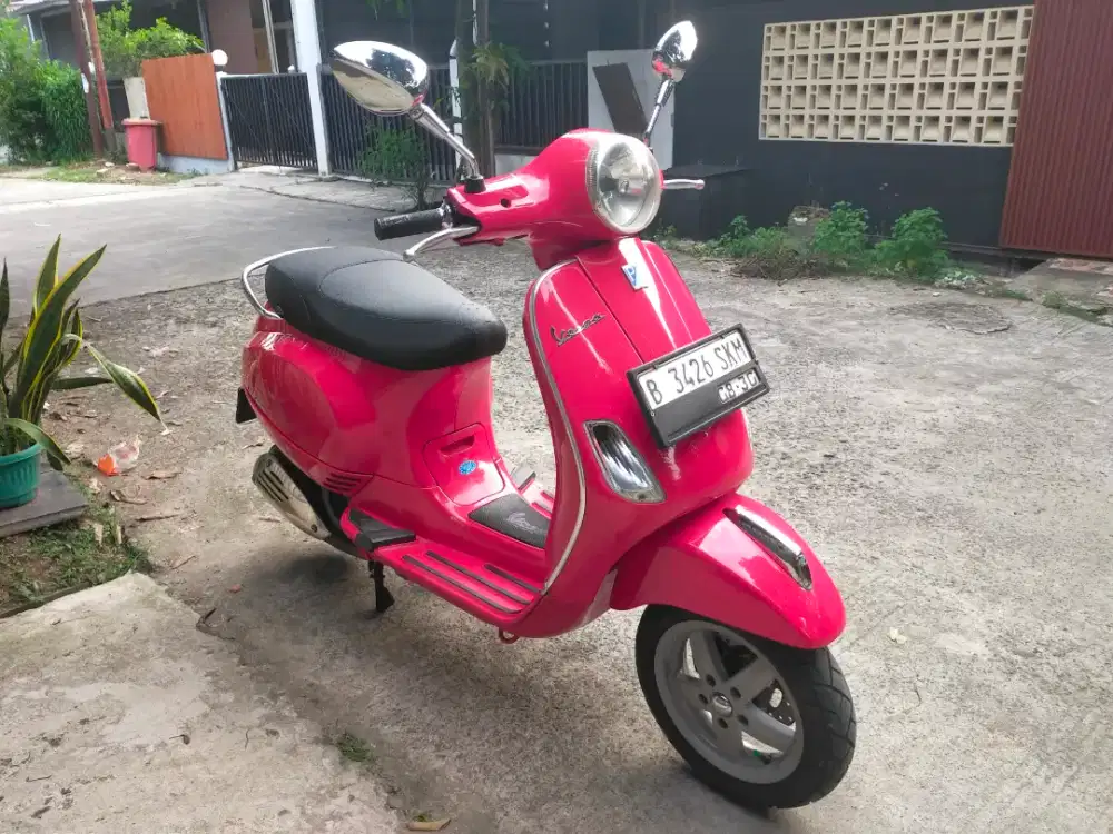 DIJUAL (BU) SEGERA VESPA LX150 IE 3V AT