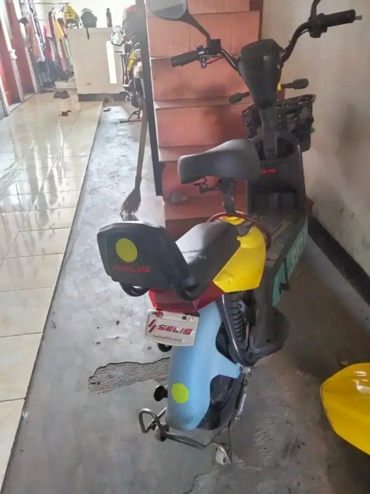 sepeda listrik merk selis type kenari
