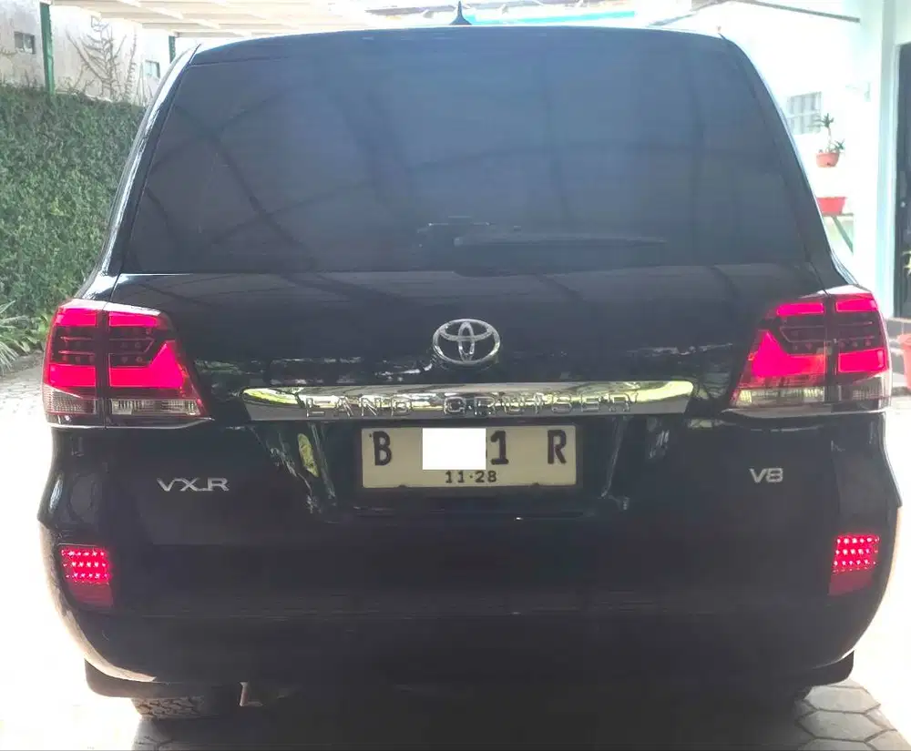 LAND CRUISER VX-200 Hitam 2008 Bensin