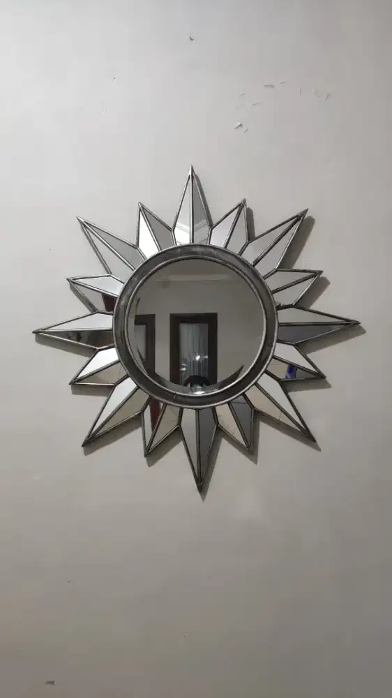 Sun shape decor silver wall mirror