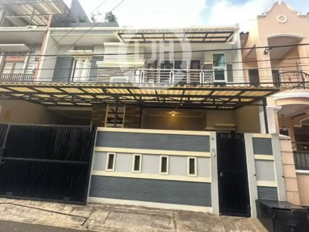 Jual Cepat! Full Furnish, Nyaman Rumah Cantik Mewah di Tomang Jakarta Barat.