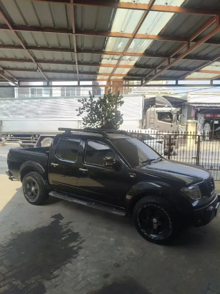 Dijual Nissan Navara le 2011