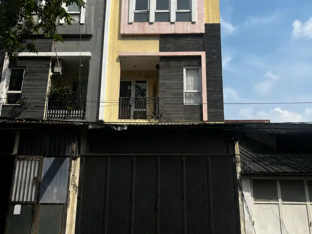 Ruko Kemayoran 3 Lantai Murah Cocok untuk Gudang, Usaha Sembako, Resto, Dapur atau Kantor