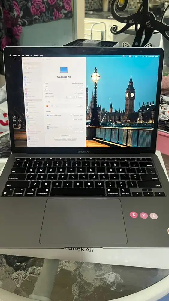 MacBook Air M1 2020 RAM 8GB 256GB Space Gray Fullset Mulus Siap Pakai