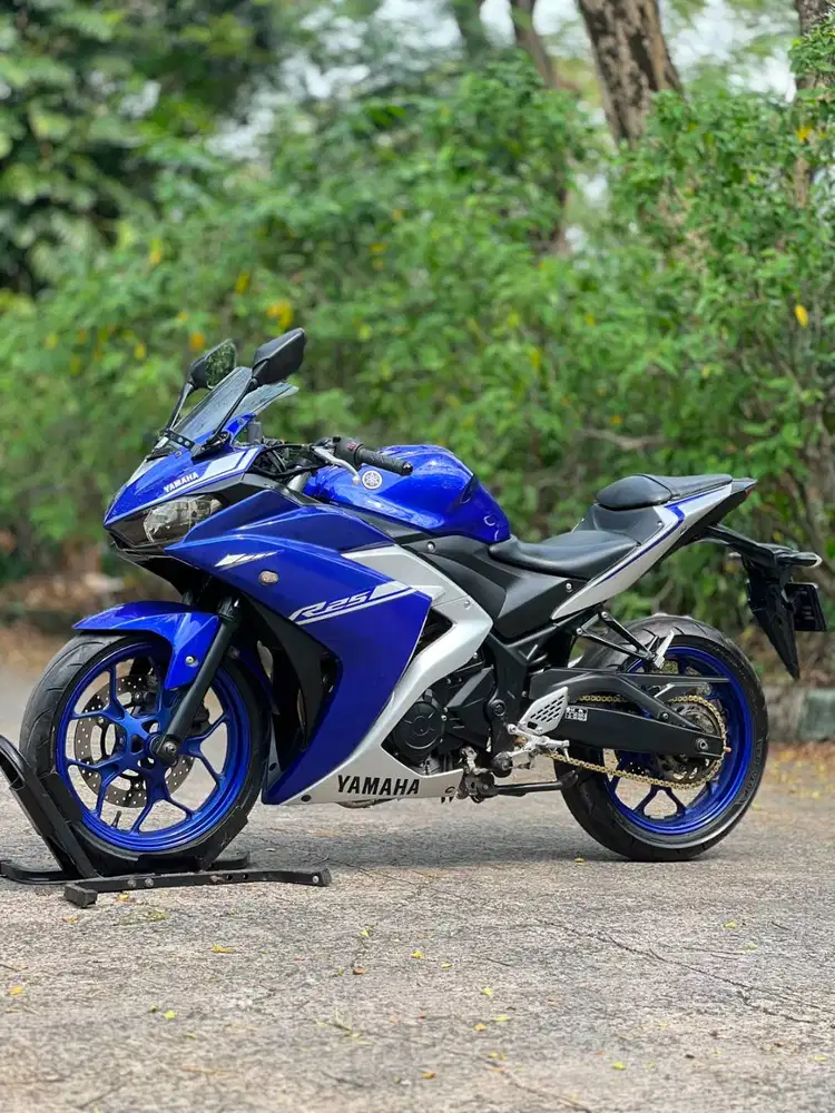 YAMAHA R25 OLD 2017 BIRU SILVER KM LOW PAJAK ON KONDISI RAPI SIAP GASS
