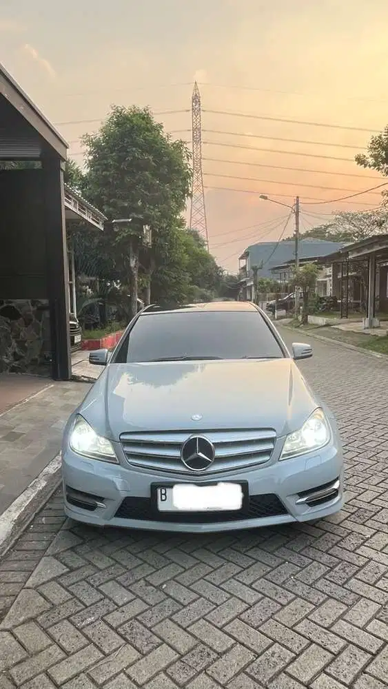 Mercedes-Benz C-Class 2012 Bensin