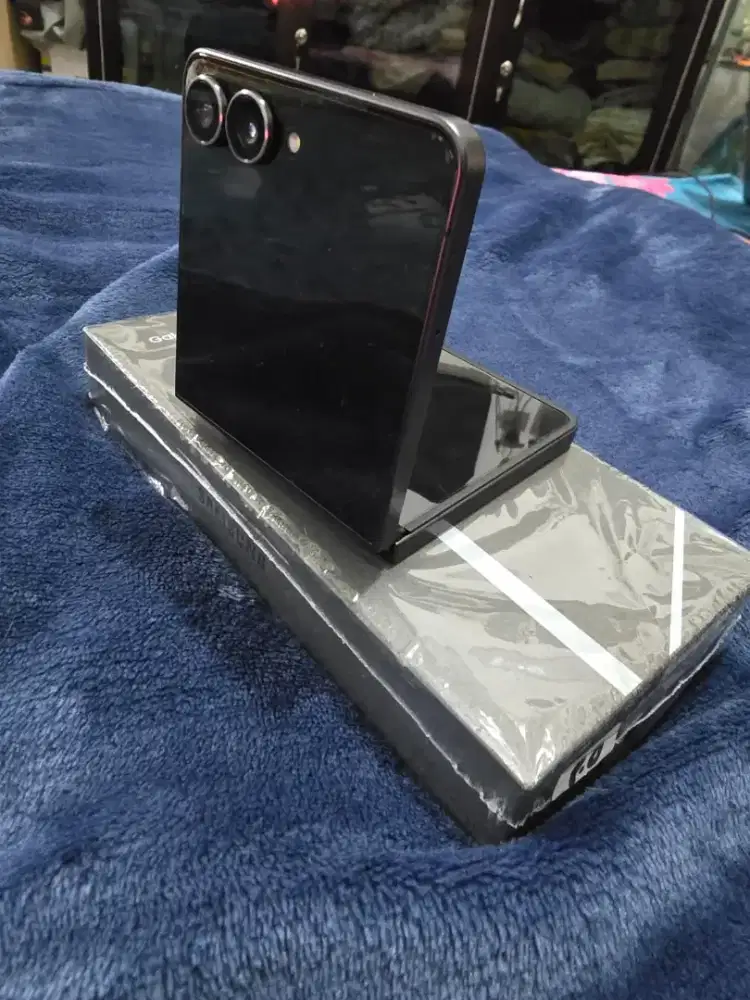 Samsung Z Flip 7 12/512