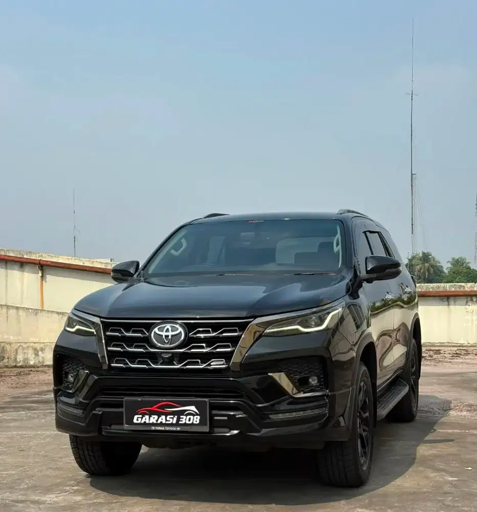 Toyota Fortuner 2.4 VRZ GR Sport 4x2 AT 2021 Hitam KM 77 rb