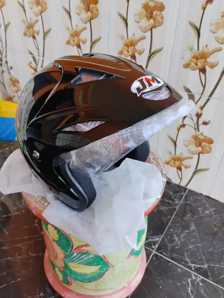 Helm merk jm kondisi baru