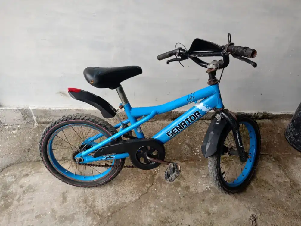 Sepeda BMX senator UK 16