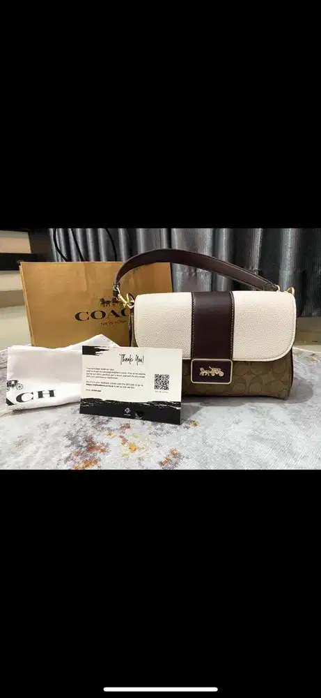 Tas C*ach warna brown