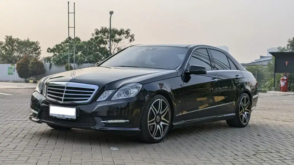 Mercy E300 AMG 2012 - low KM
