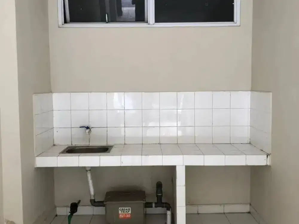 RAJAKIOS SEWA murah STRATEGIS kios di apartemen Green Palm di area Kosambi Jkt Barat