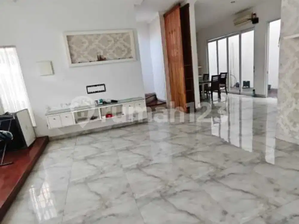Dijual Cepat Rumah Pik 1Bgm Semi Furnish Harga Masih bisa Nego