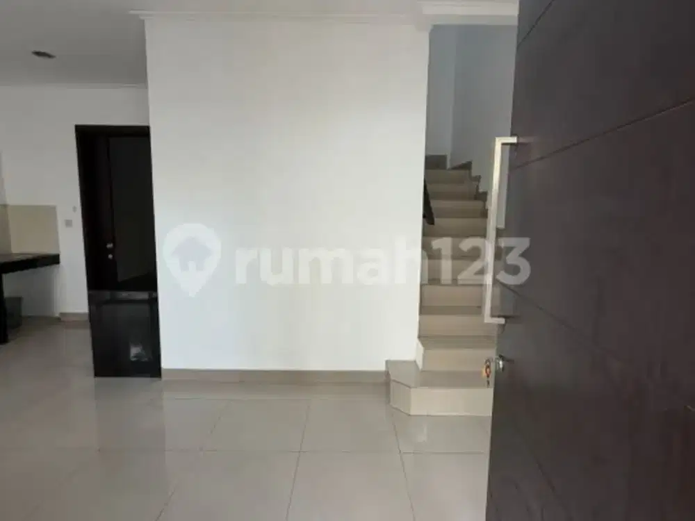 Disewakan Rumah Pik 2 Semi Furnish Tinggal Bawa Koper Siap Huni