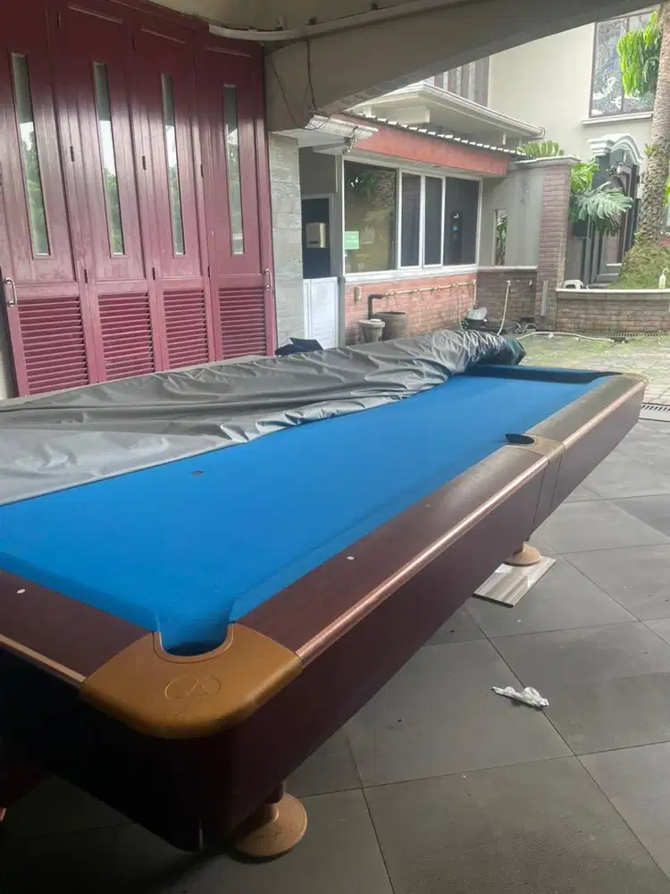 Meja billiard  ukuran internasional
