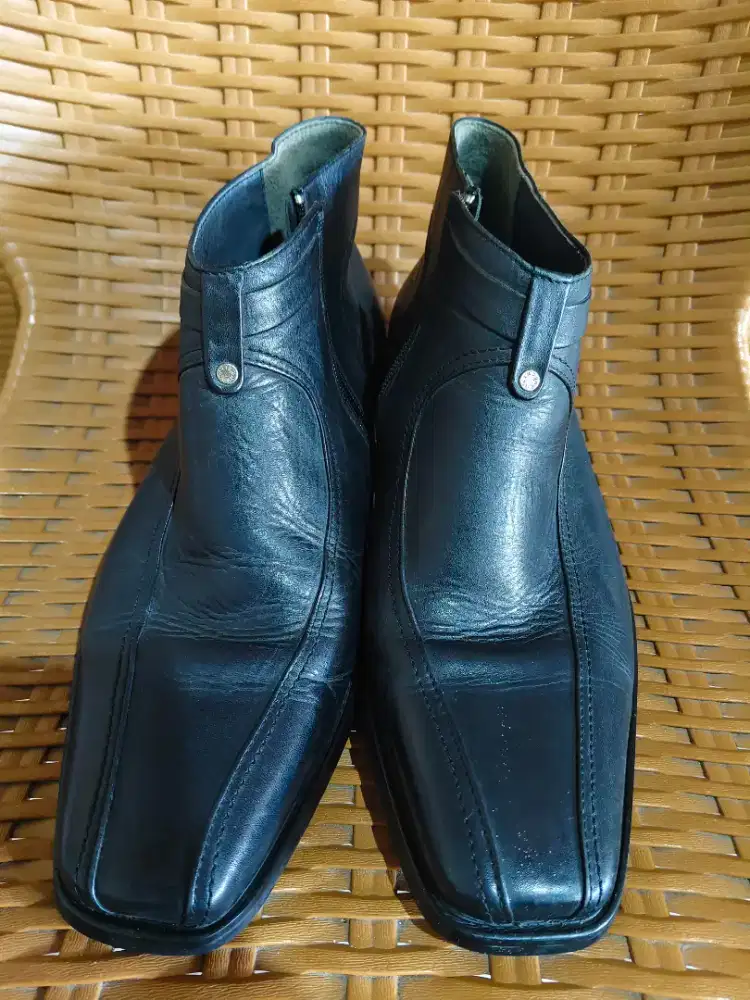 Sepatu Pria Pantofel boots, Kulit sapi asli, size. 43, kondisi mulus