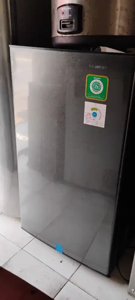 Kulkas 1 Pintu SHARP (SJ-N162) Kondisi Bagus, Orisinil dan Siap Pakai
