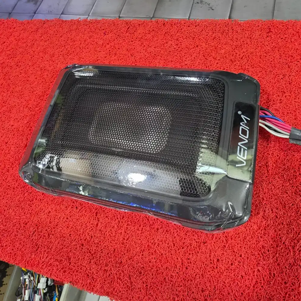 Subwoofer Kolong Aktif VENOM VX 6.8 PB Subwoofer Kolong Aktif VENOM