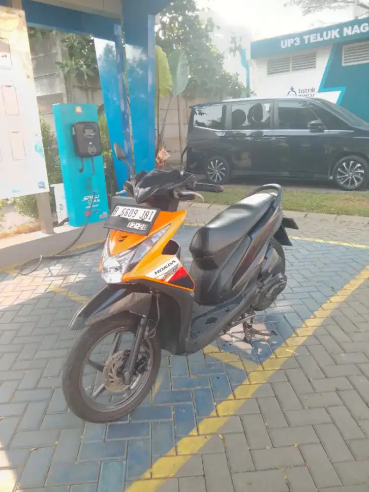 Dijual Beat FI 2013 Hitam Orange