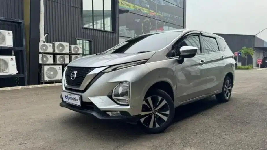 LOW DP Nissan Livina 1.5 VE Bensin-AT 2019 ZKP