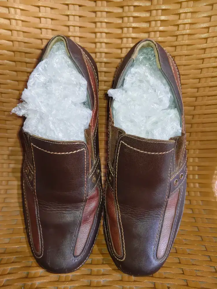Sepatu Pria Slop, bahan kulit sapi asli, size. 43, kondisi mulus