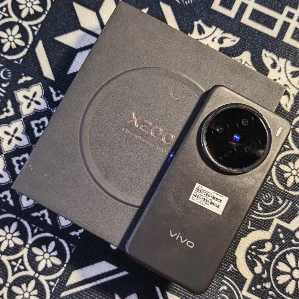 Vivo X200 12/256GB Resmi Mulus