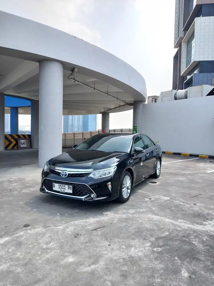 Camry 2.5 L hybrid AT 2017