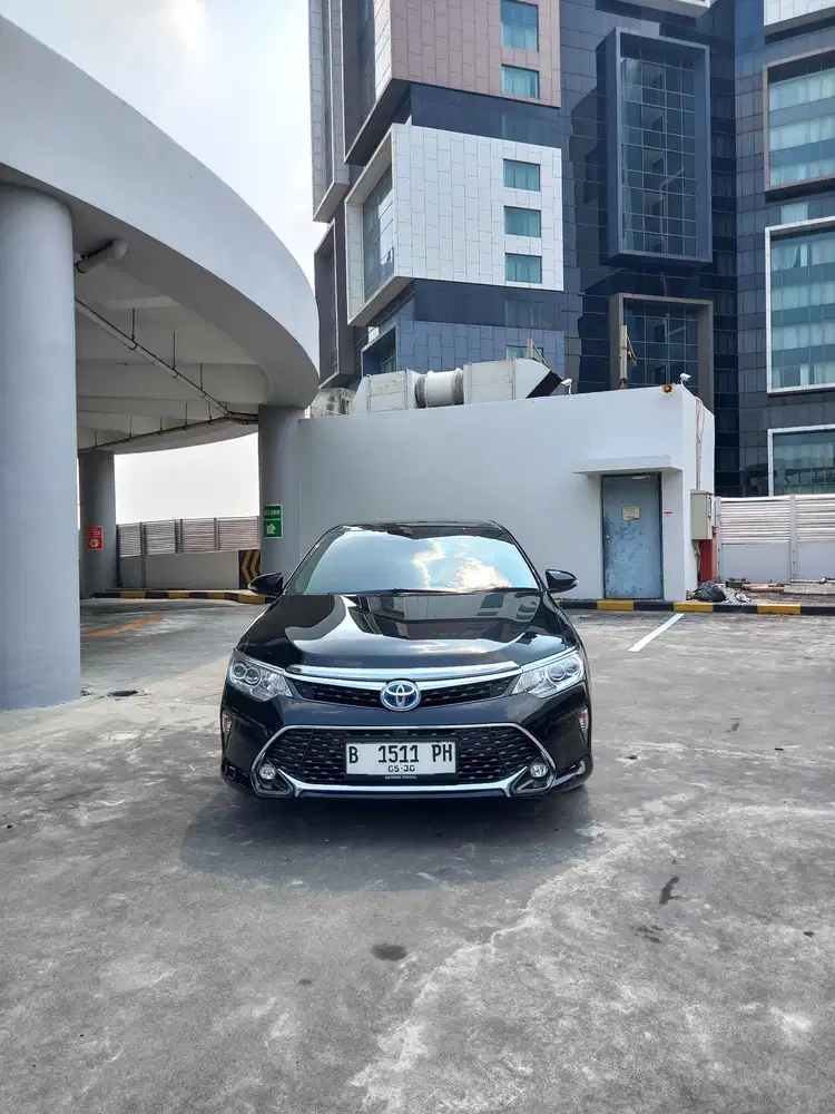 Camry 2.5 L hybrid AT 2017
