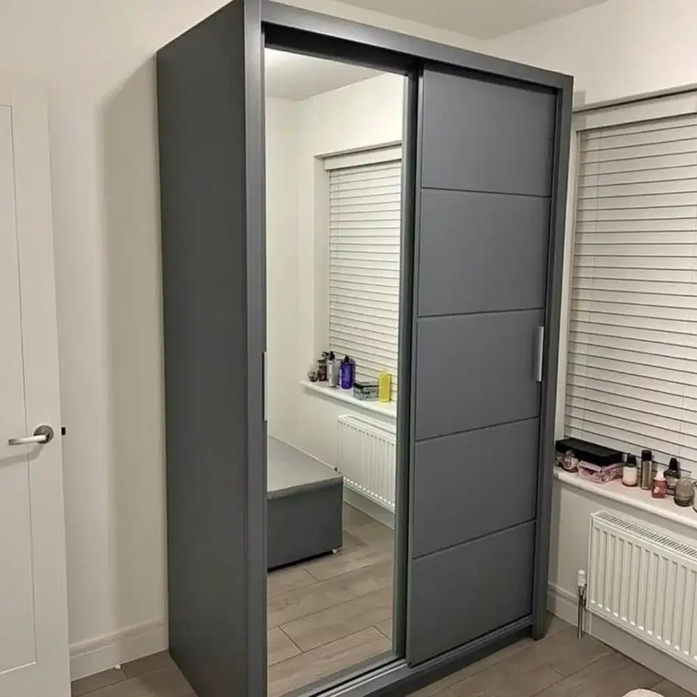 Lemari pakaian custom