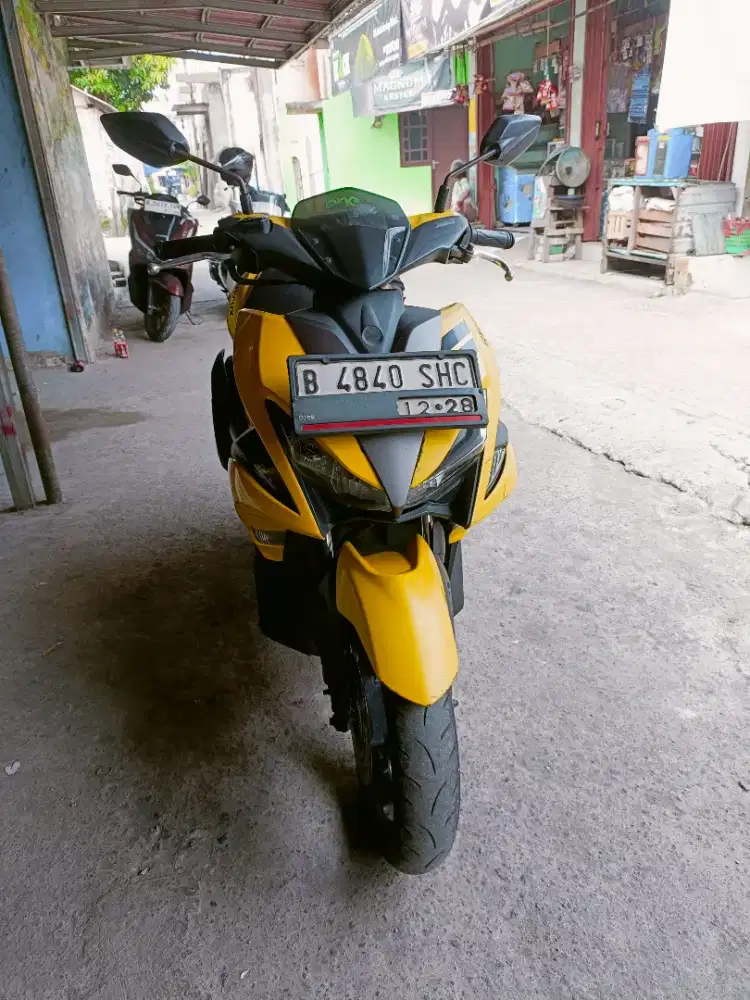 YAMAHA AEROX 155 THN 2018 KUNING TINGGAL PAKAI SAJA TANGAN PERTAMA