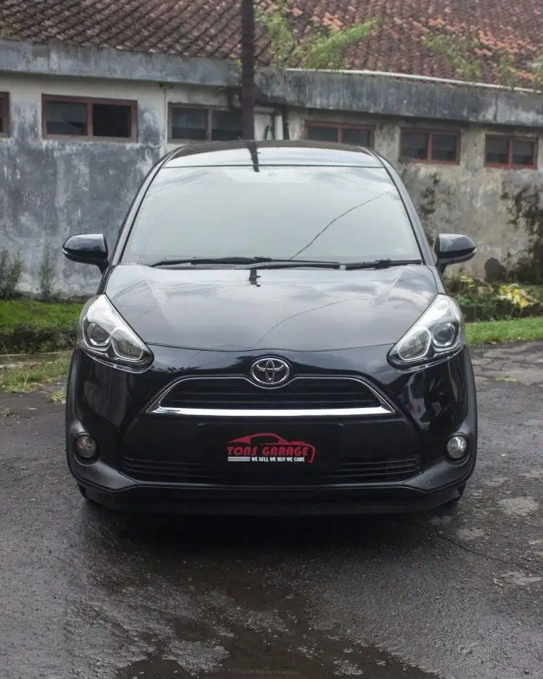 toyota sienta tahun 2017 tipe V at bagus 150jt