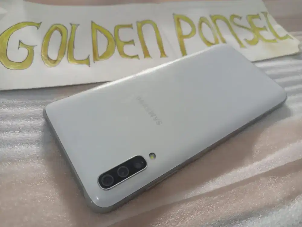 Samsung A70 128Gb/Ram6Gb-Golden Ponsel