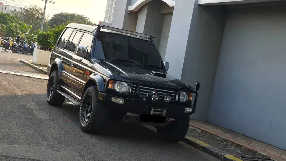 [4x4] Mitsubishi Pajero 2.5 Turbo Diesel CBU Japan MT Manual 1993 1994