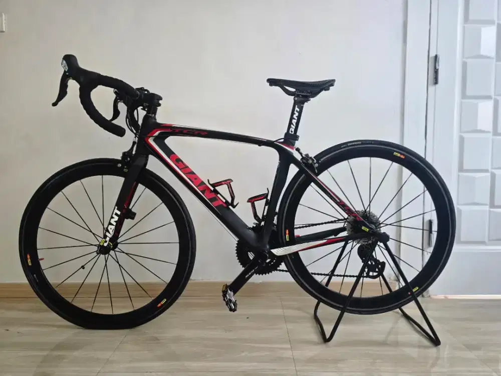 SEPEDA BALAP (ROAD BIKE) GIANT TCR COMPOSITE 2 CARBON