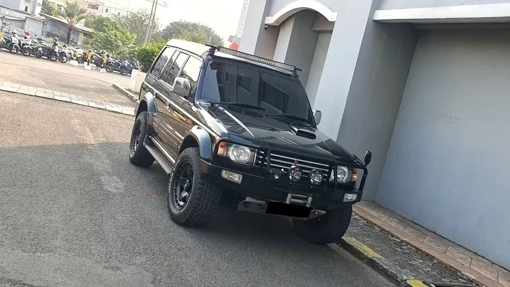 [4x4] Mitsubishi Pajero 2.5 Turbo Diesel CBU Japan MT Manual 1993/1994