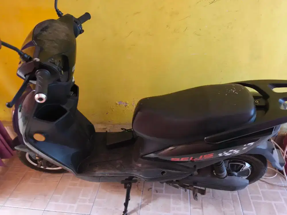 Dijual cepat motor listrik Selis Eagle 3,5juta nego