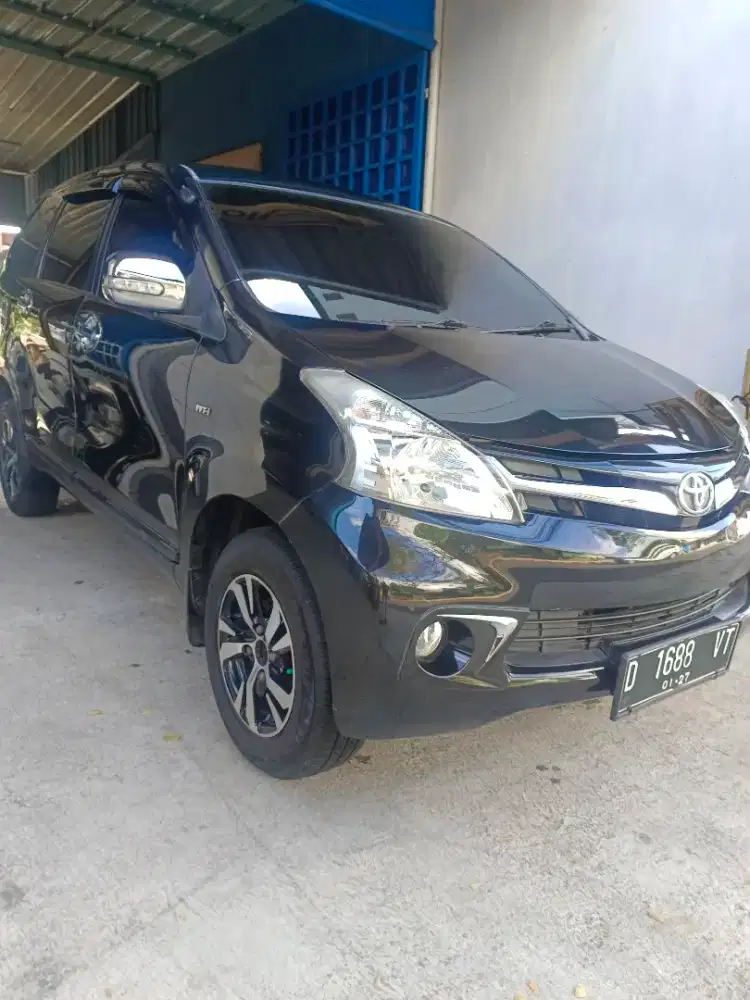 Bismillah numpang jual mobil Toyota Avanza G. No. D. Hitam. 2011