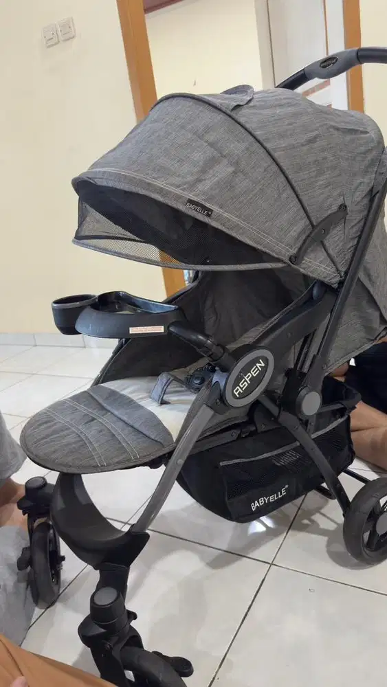Dijual stroller kondisi new