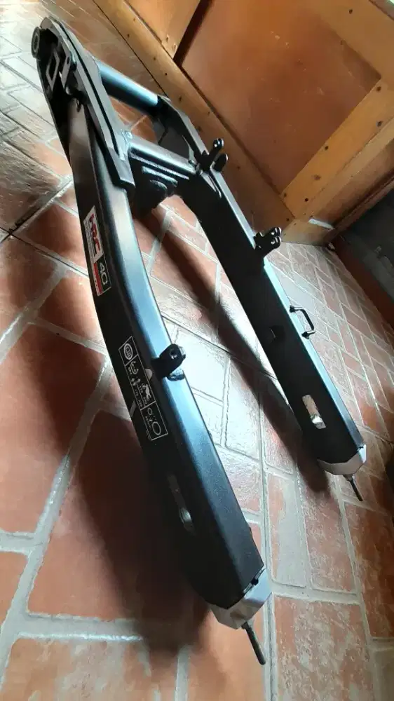 Swing arm Honda CB150x ori