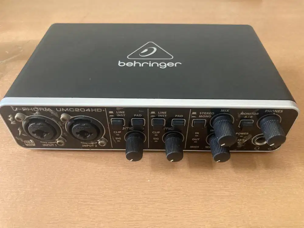 UMC204HD Behringer