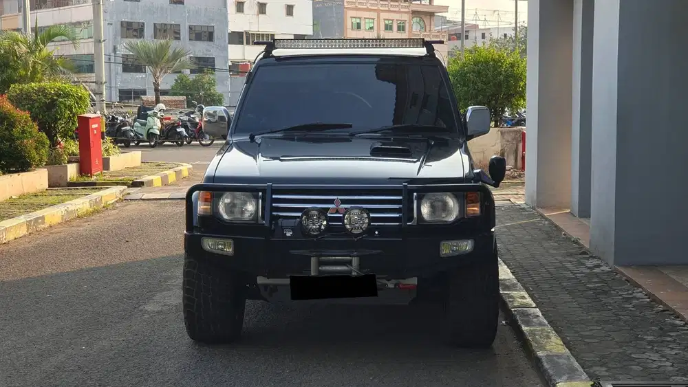 [4x4] Mitsubishi Pajero 2.5 Turbo Diesel CBU Japan MT Manual 1993/1994