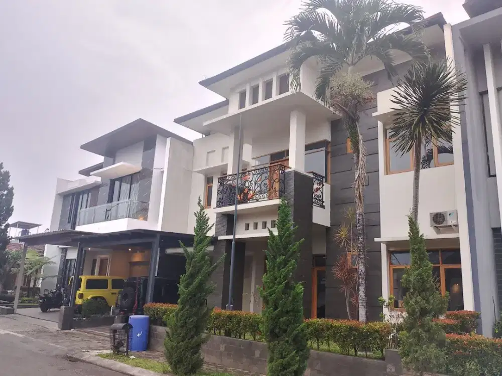 Dijual Cepat Termurah Rumah Lux Jarang Ada Di Singgasana Mekarwangi