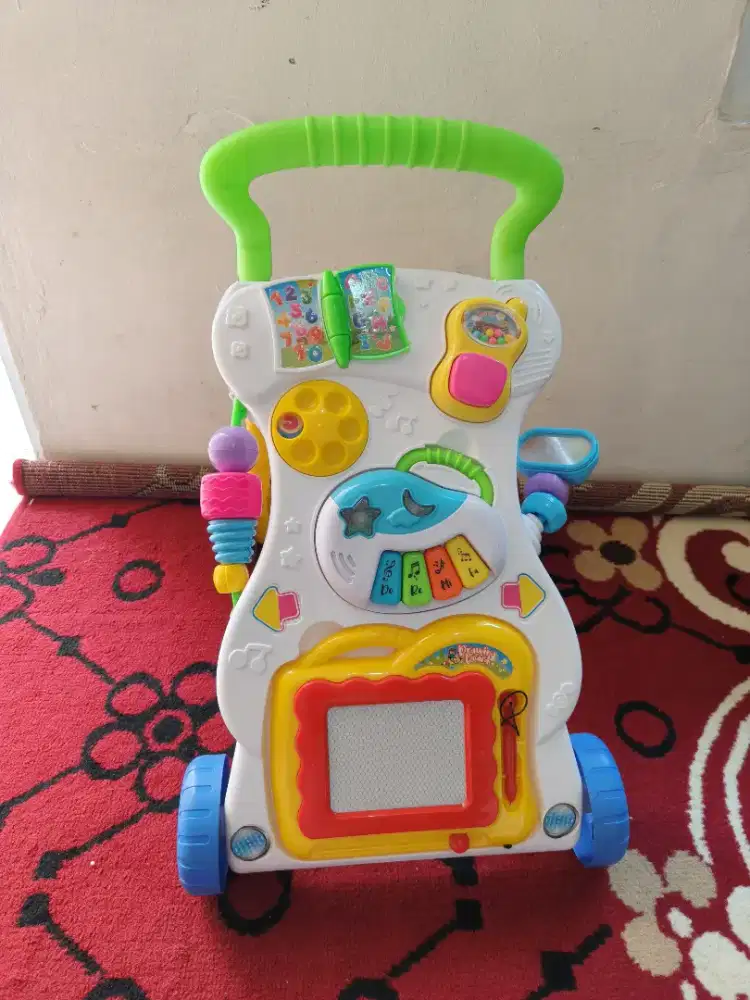 Push Walker Alat Belajar Jalan Bayi