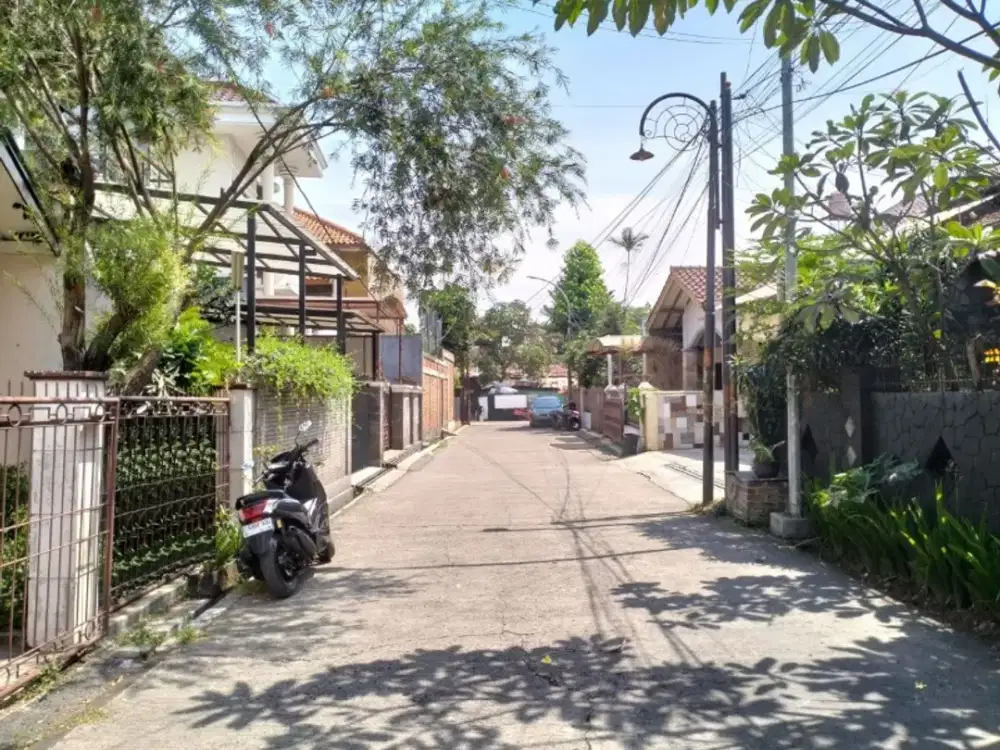 DIJUAL RUMAH Terawat di Pasirluyu Sayap BKR Sriwijaya