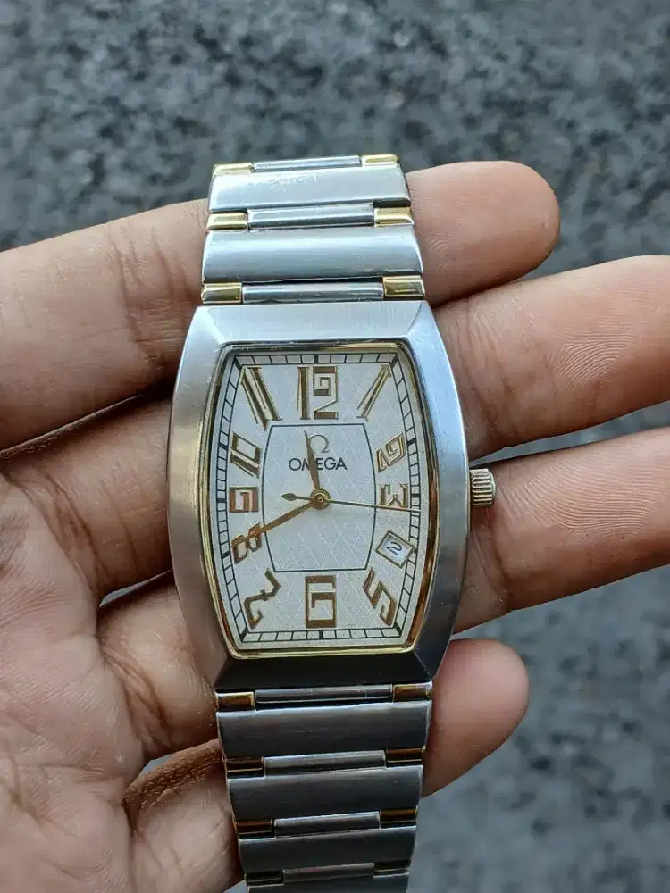 JAM TANGAN OMEGA