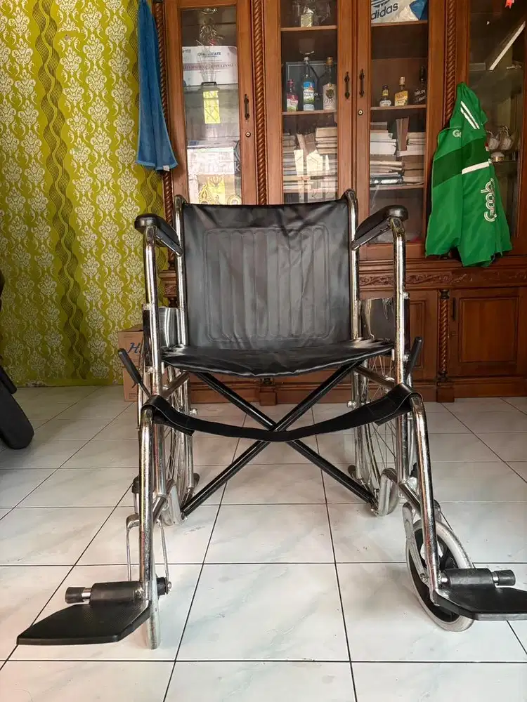 DIJUAL CEPAT kursi roda juara