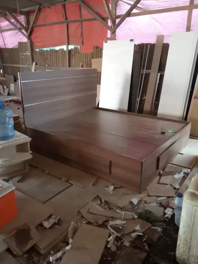 TEMPAT TIDUR MINIMALIS