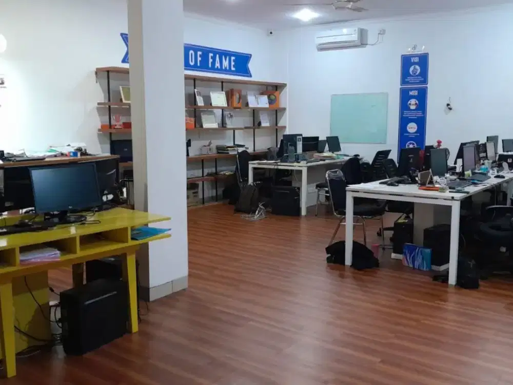 Rumah Strategis di Kopo Permai 2 - Cocok untuk Kantor & Tempat Usaha